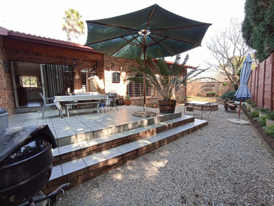 8 Bedroom Property for Sale in Ferndale Gauteng