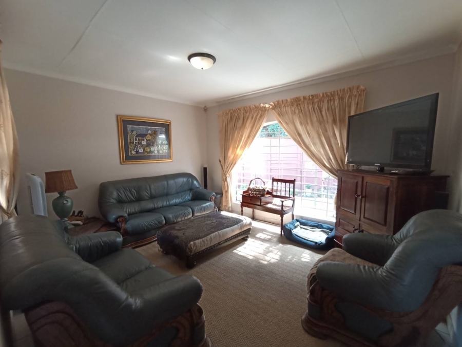 8 Bedroom Property for Sale in Ferndale Gauteng