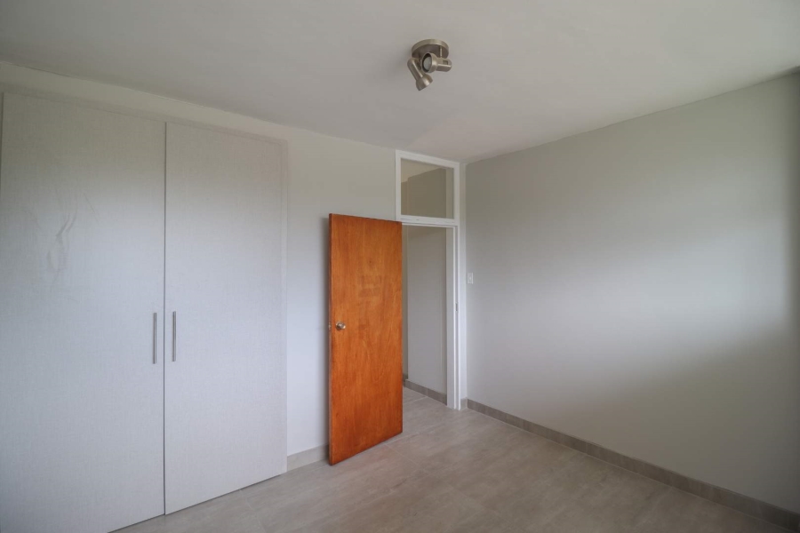 To Let 2 Bedroom Property for Rent in Constantia Kloof Gauteng