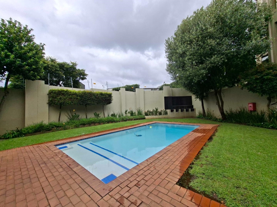To Let 2 Bedroom Property for Rent in Bryanston Gauteng