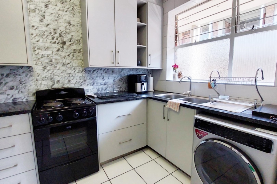 1 Bedroom Property for Sale in Bordeaux Gauteng