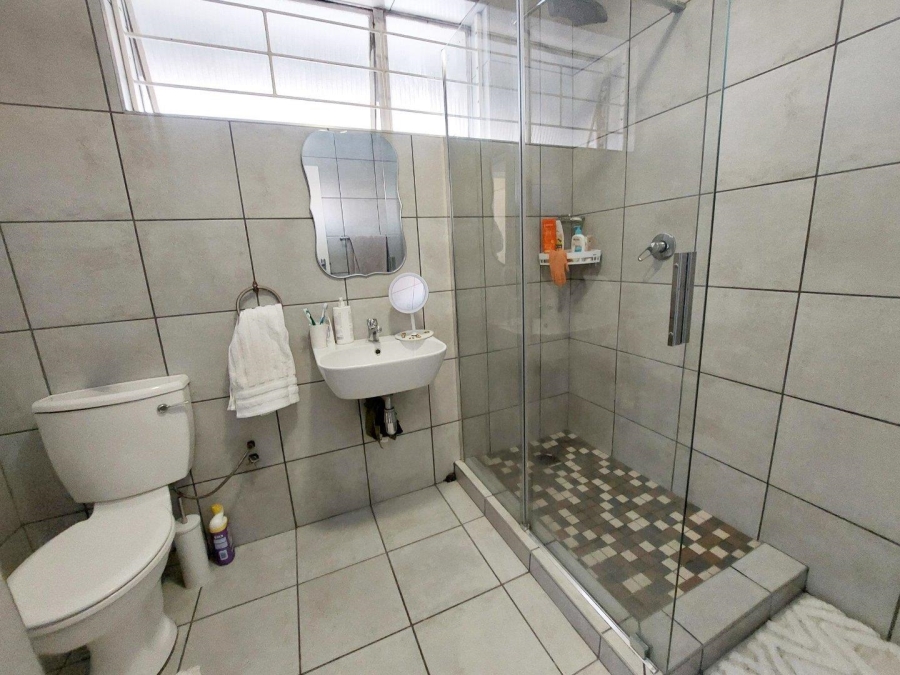 1 Bedroom Property for Sale in Bordeaux Gauteng