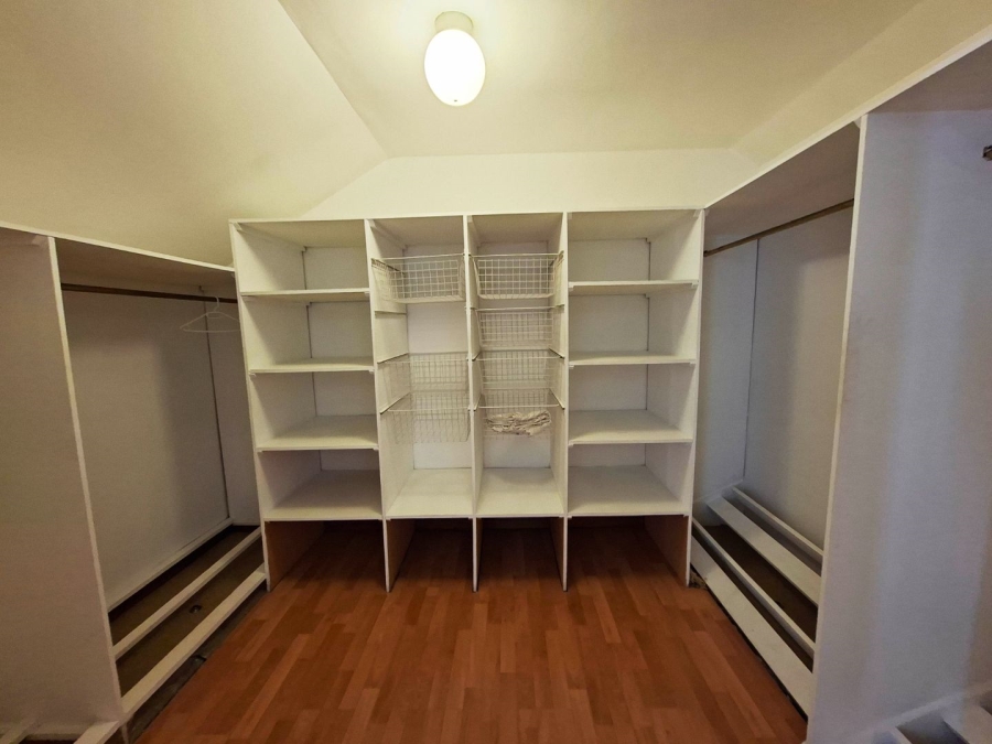 To Let 4 Bedroom Property for Rent in Morningside Gauteng