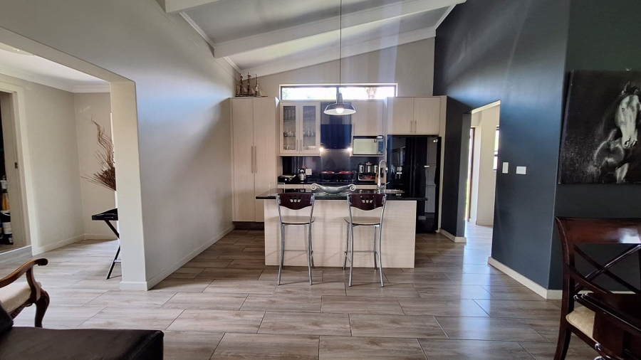 To Let 4 Bedroom Property for Rent in Broadacres Gauteng