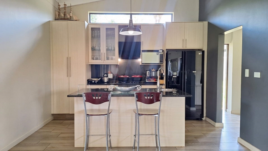 To Let 4 Bedroom Property for Rent in Broadacres Gauteng