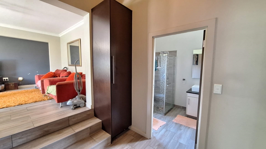 To Let 4 Bedroom Property for Rent in Broadacres Gauteng