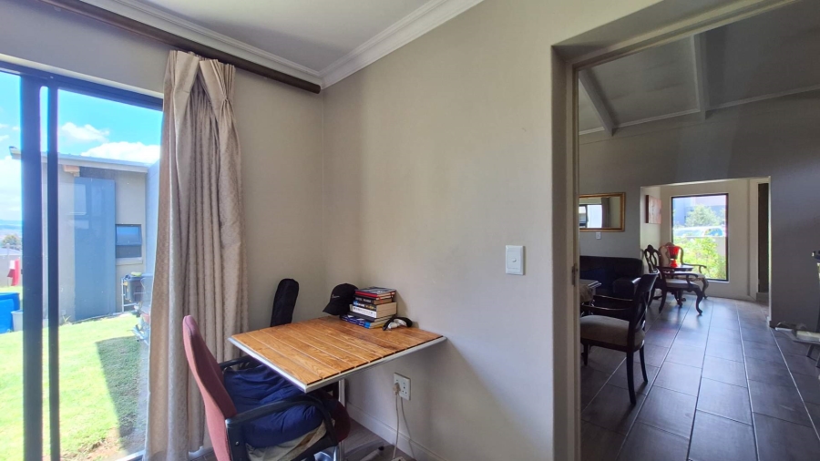 To Let 4 Bedroom Property for Rent in Broadacres Gauteng