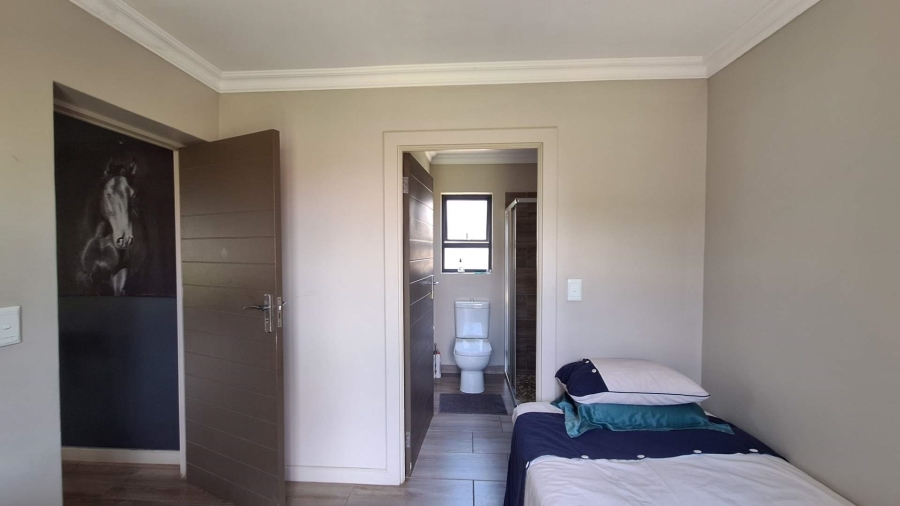 To Let 4 Bedroom Property for Rent in Broadacres Gauteng