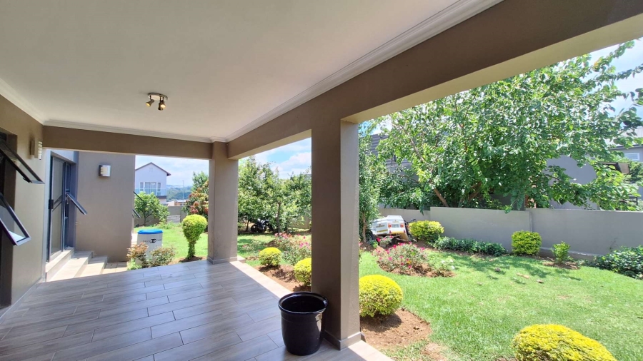 To Let 4 Bedroom Property for Rent in Broadacres Gauteng