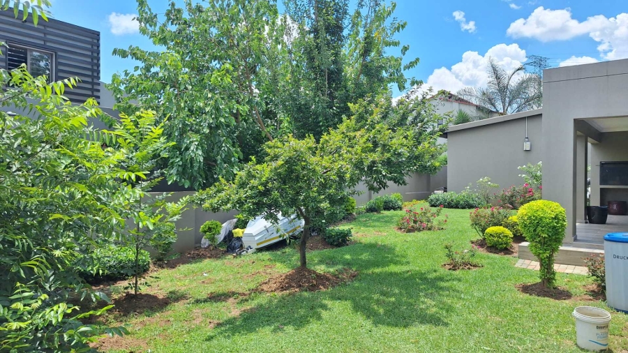 To Let 4 Bedroom Property for Rent in Broadacres Gauteng