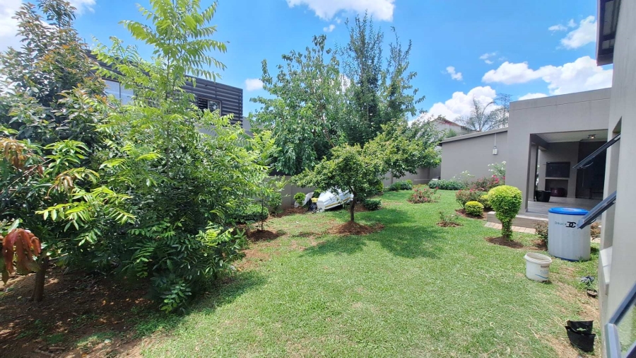 To Let 4 Bedroom Property for Rent in Broadacres Gauteng