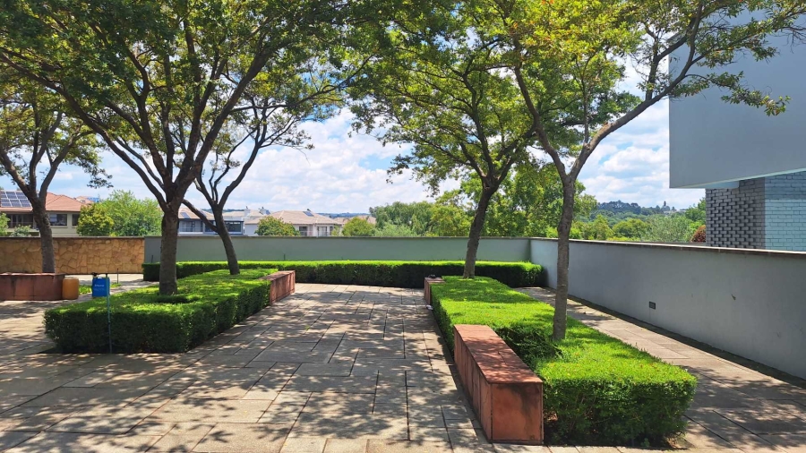 To Let 4 Bedroom Property for Rent in Broadacres Gauteng