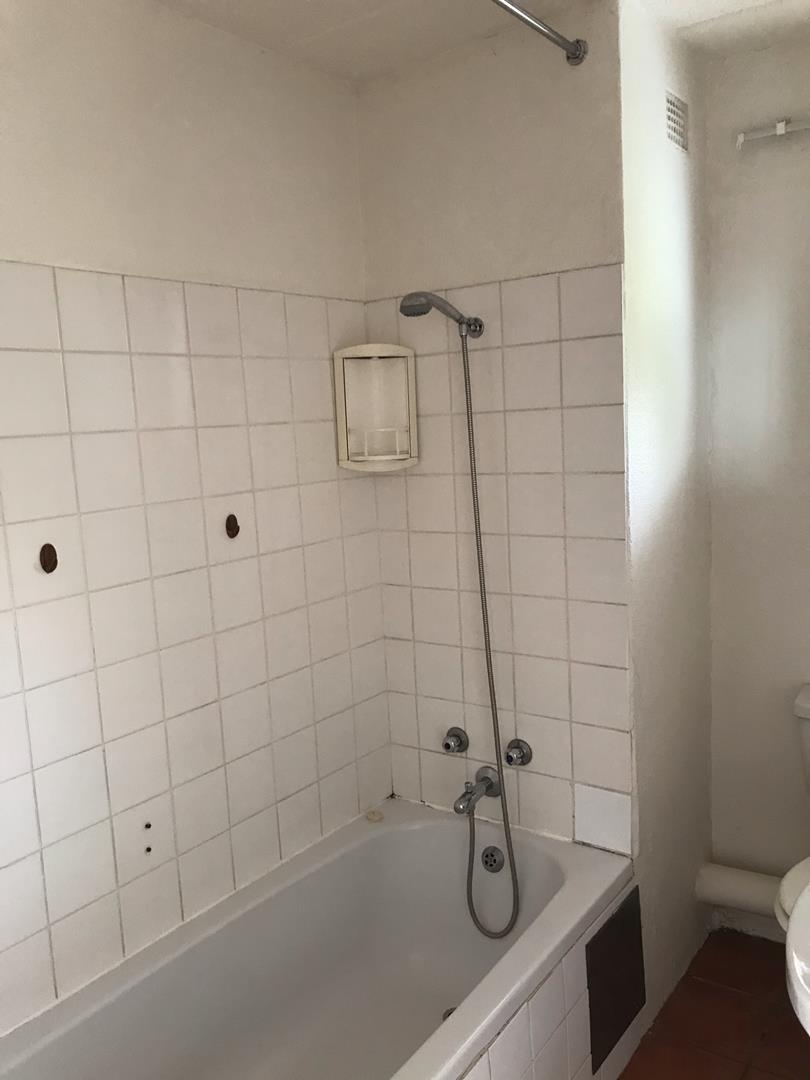 1 Bedroom Property for Sale in Groenkloof Gauteng