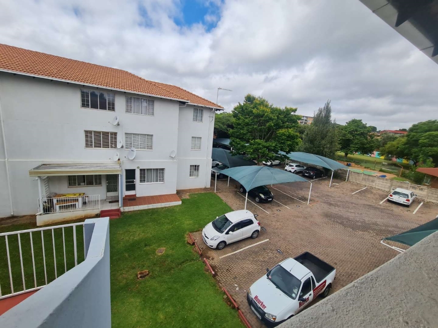 1 Bedroom Property for Sale in Groenkloof Gauteng