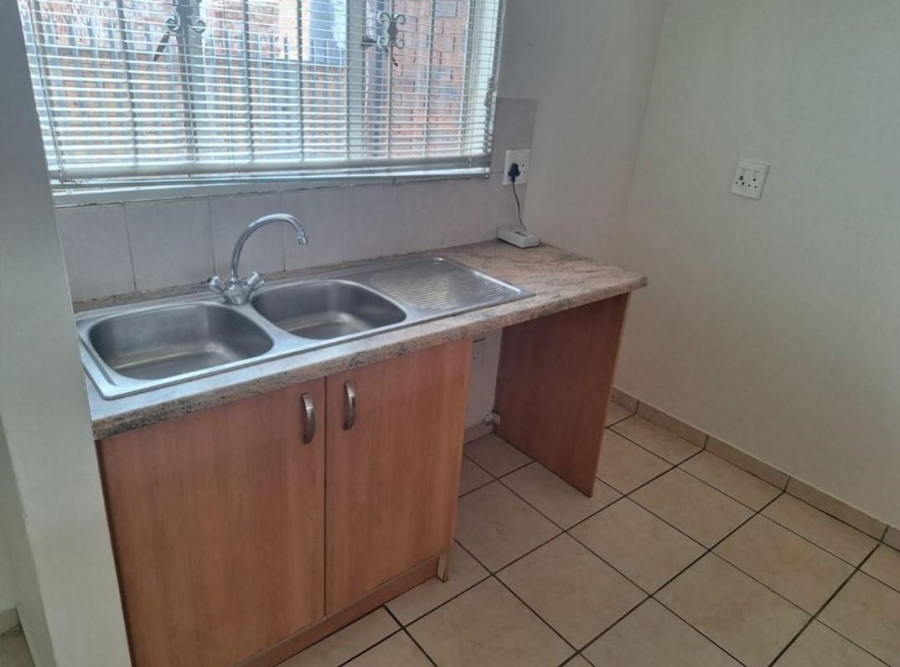 2 Bedroom Property for Sale in Birchleigh Gauteng
