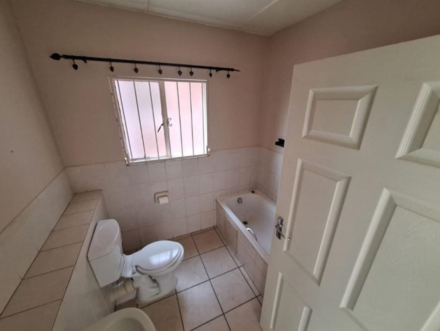 2 Bedroom Property for Sale in Birchleigh Gauteng