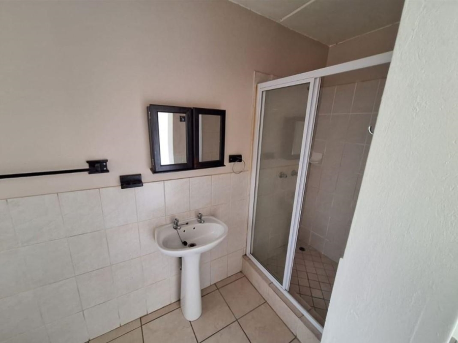 2 Bedroom Property for Sale in Birchleigh Gauteng