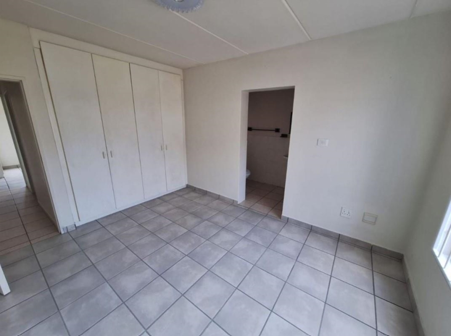 2 Bedroom Property for Sale in Birchleigh Gauteng