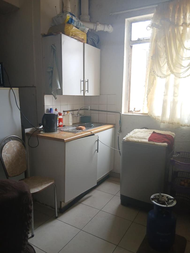 2 Bedroom Property for Sale in Johannesburg Central Gauteng