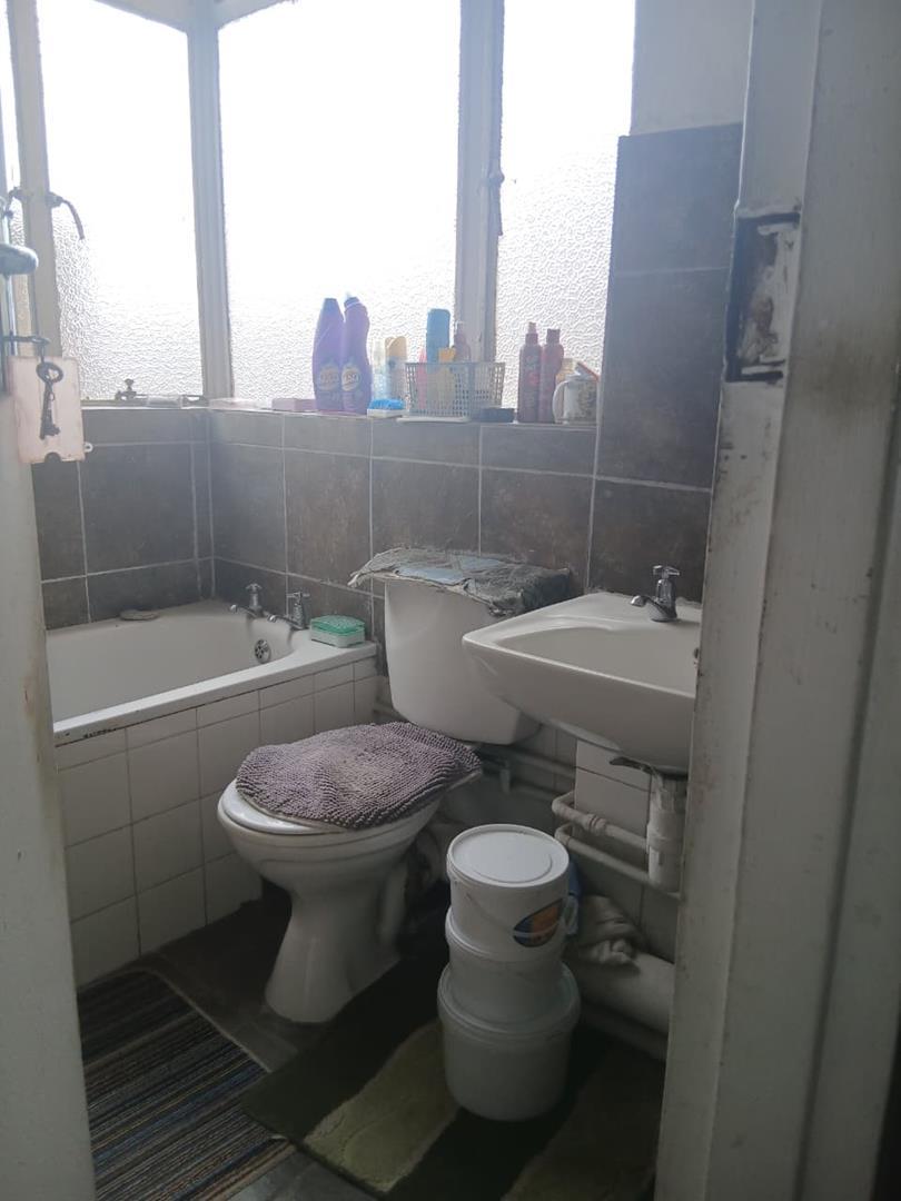 2 Bedroom Property for Sale in Johannesburg Central Gauteng