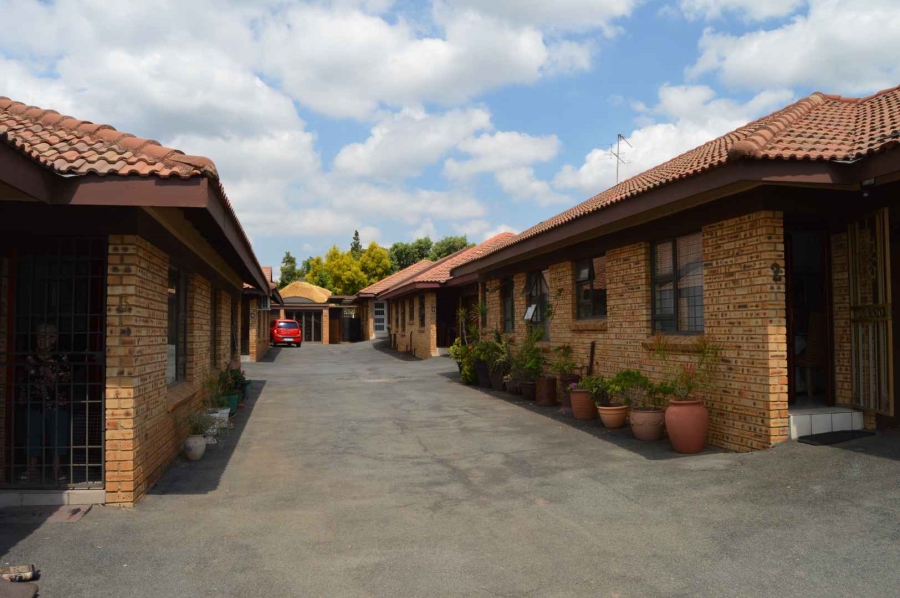 3 Bedroom Property for Sale in New Redruth Gauteng