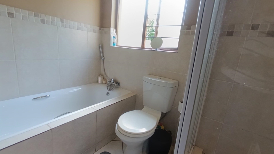 3 Bedroom Property for Sale in Rua Vista Gauteng
