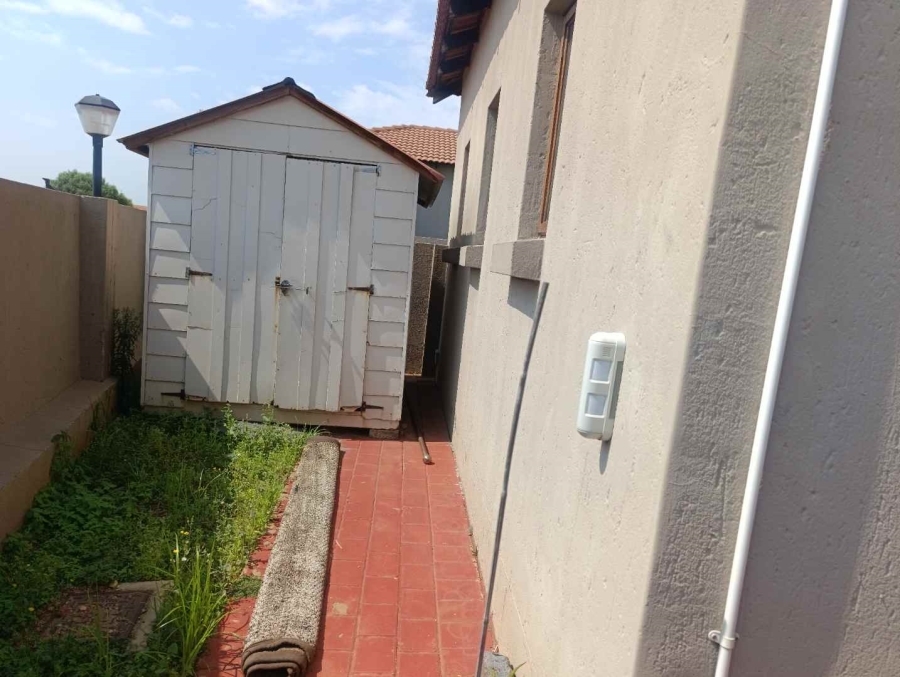 3 Bedroom Property for Sale in Rua Vista Gauteng