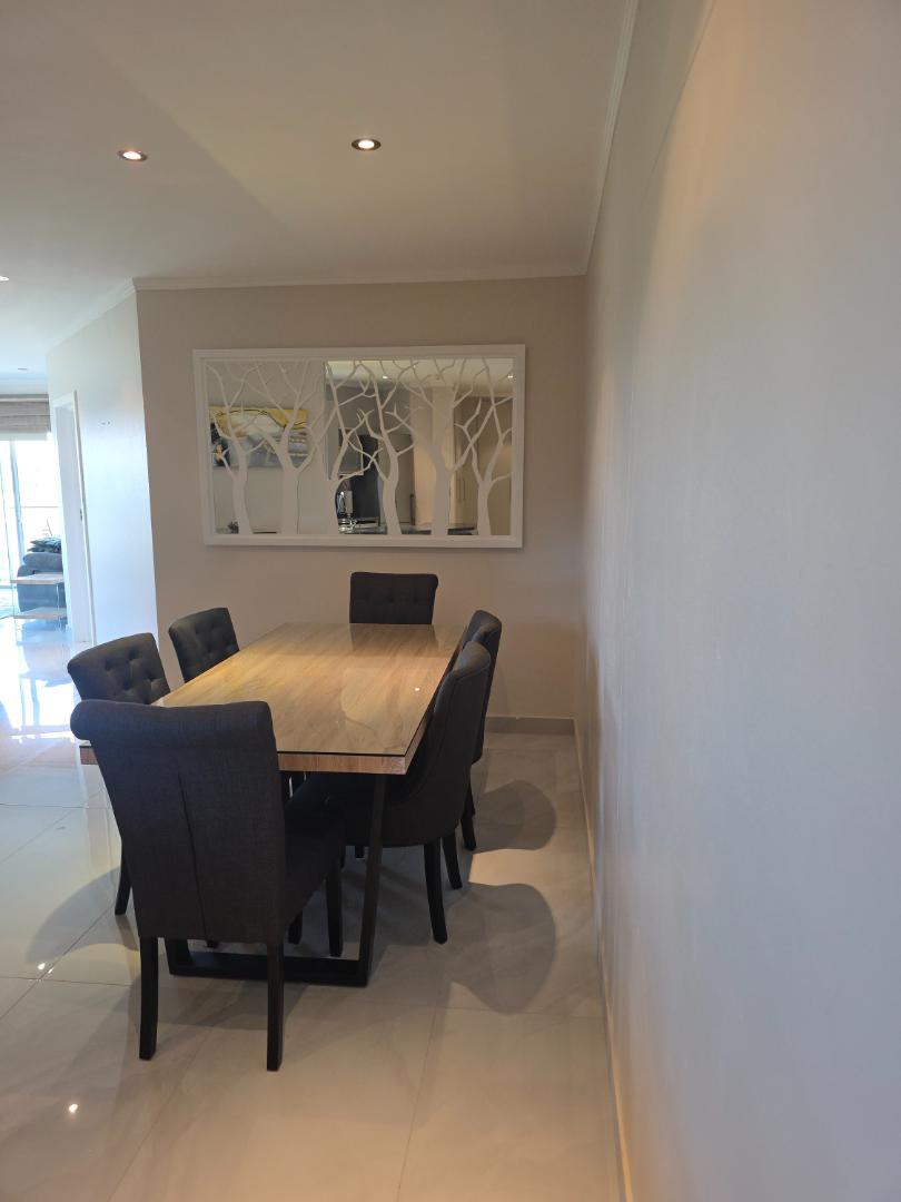 To Let 2 Bedroom Property for Rent in Sandhurst Gauteng