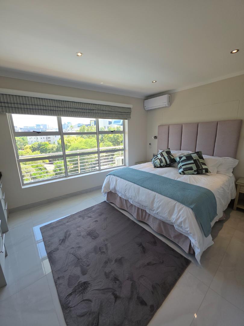 To Let 2 Bedroom Property for Rent in Sandhurst Gauteng