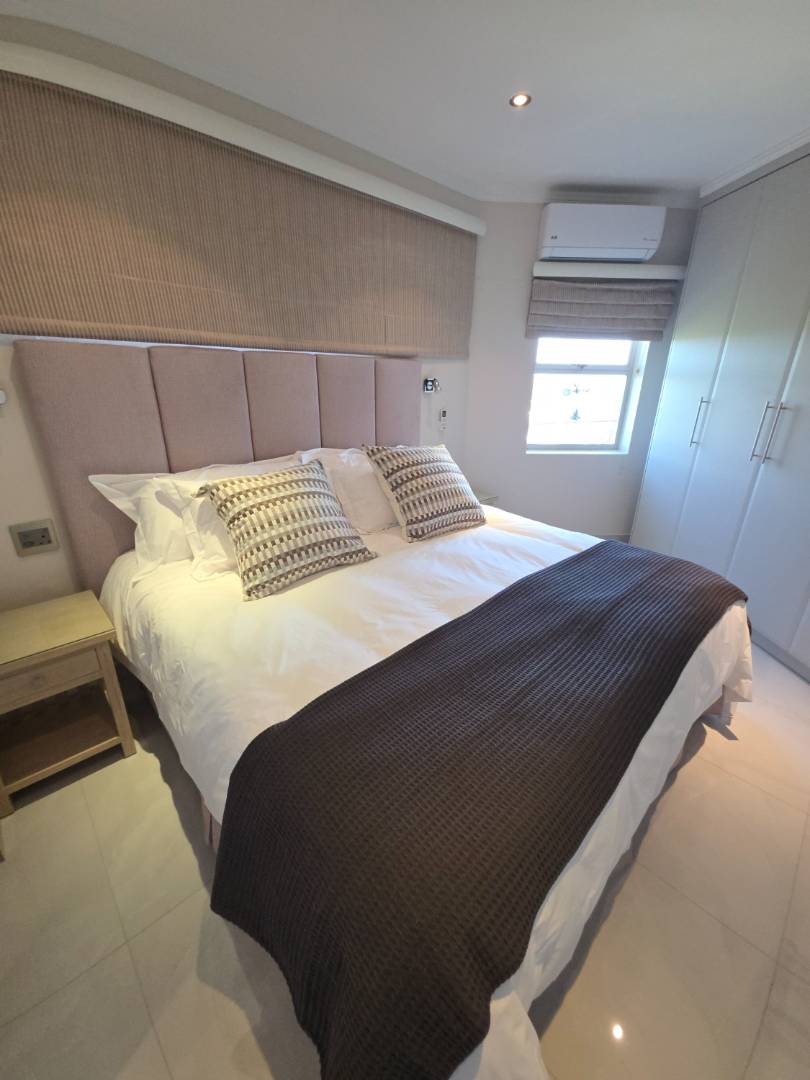 To Let 2 Bedroom Property for Rent in Sandhurst Gauteng