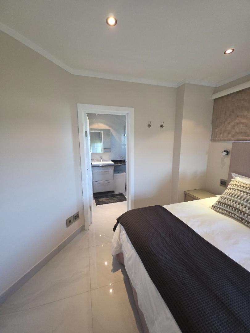 To Let 2 Bedroom Property for Rent in Sandhurst Gauteng