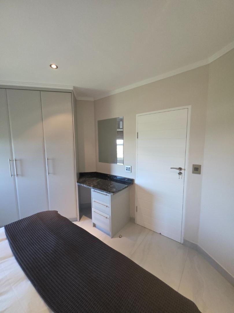 To Let 2 Bedroom Property for Rent in Sandhurst Gauteng