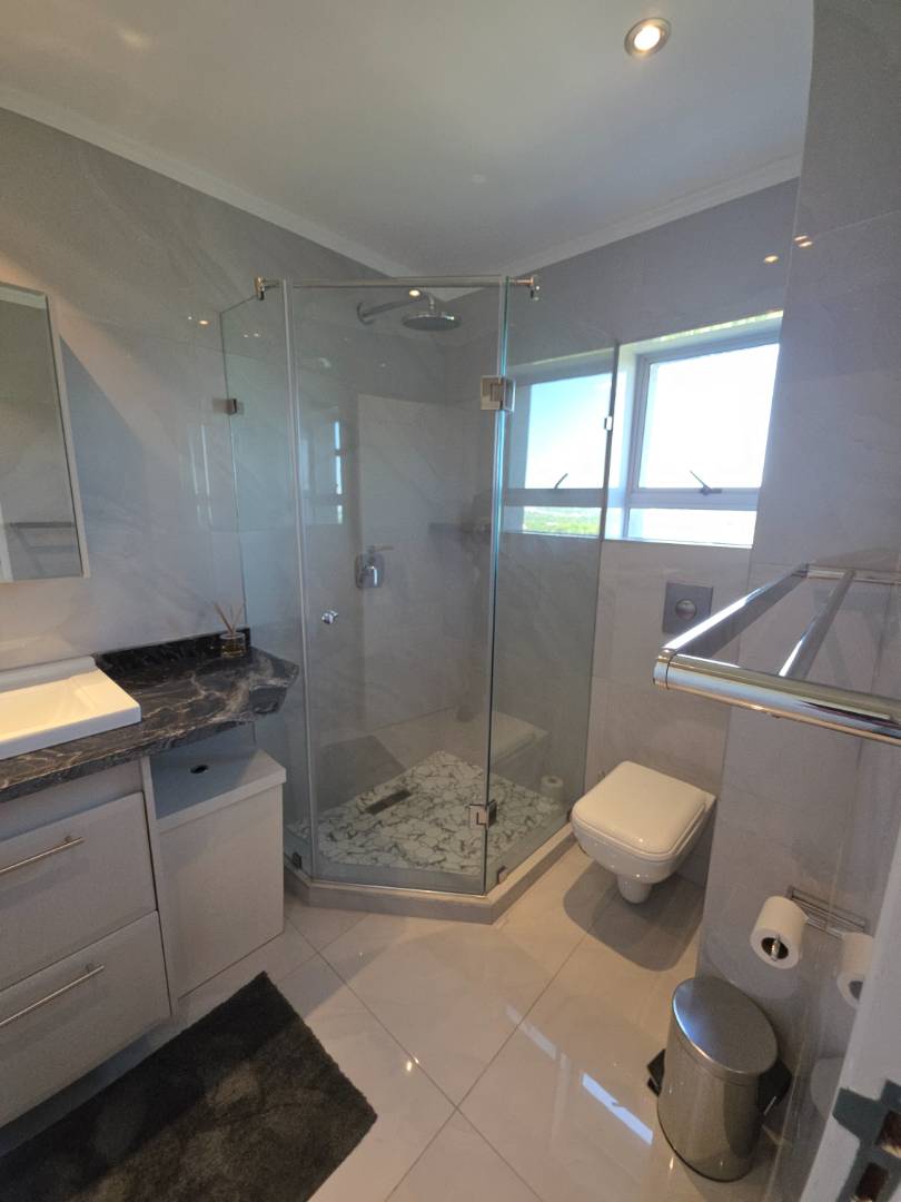 To Let 2 Bedroom Property for Rent in Sandhurst Gauteng