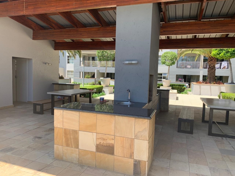 To Let 2 Bedroom Property for Rent in Sandhurst Gauteng