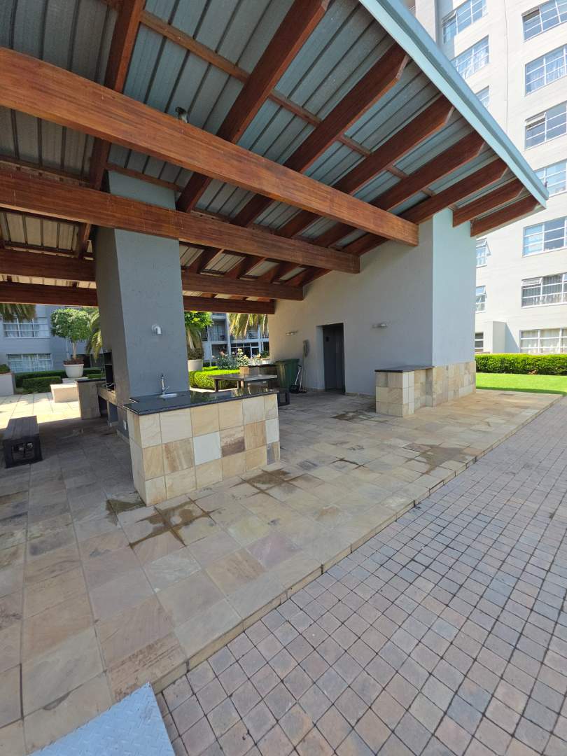 To Let 2 Bedroom Property for Rent in Sandhurst Gauteng