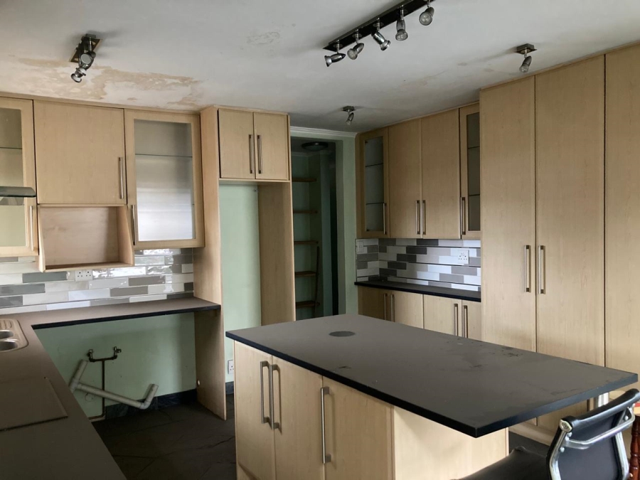 To Let 2 Bedroom Property for Rent in Johannesburg Central Gauteng