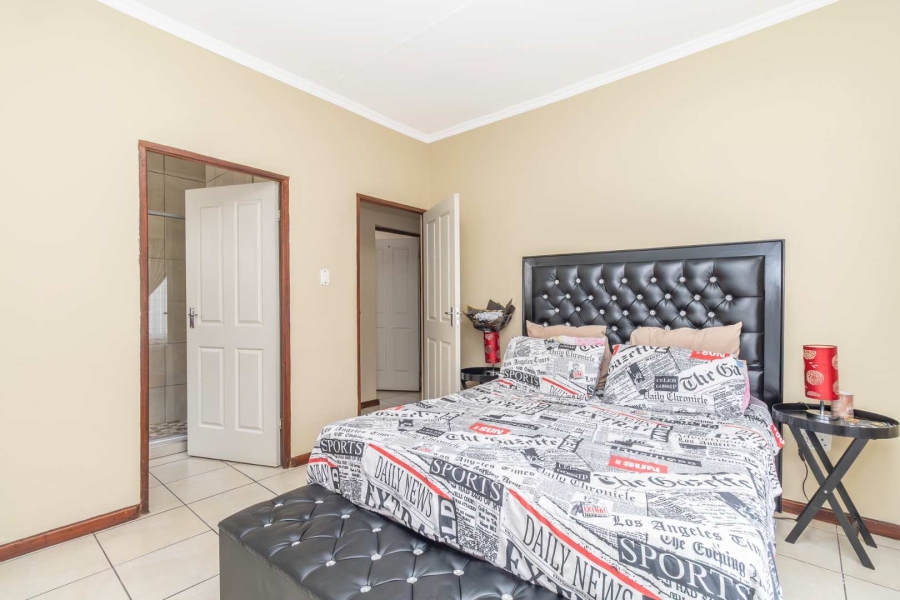 3 Bedroom Property for Sale in Noordwyk Gauteng