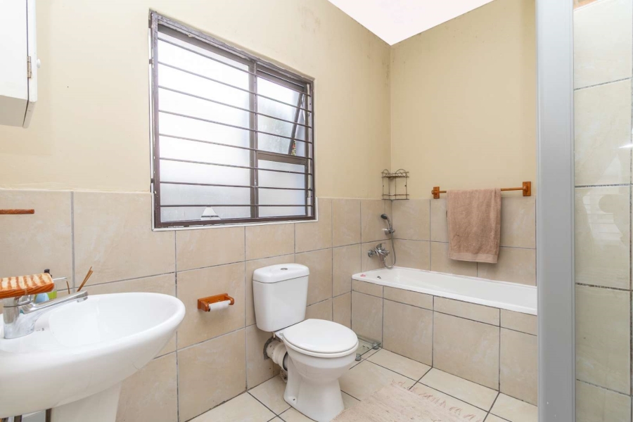 3 Bedroom Property for Sale in Noordwyk Gauteng