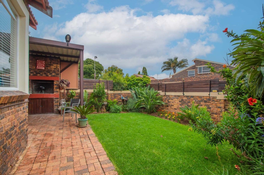 3 Bedroom Property for Sale in Weltevreden Park Gauteng