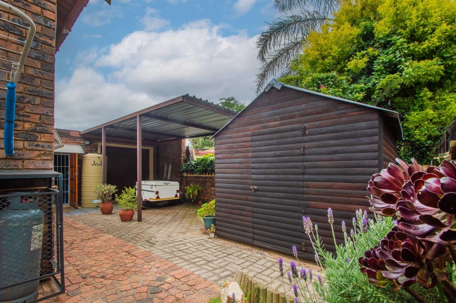 3 Bedroom Property for Sale in Weltevreden Park Gauteng