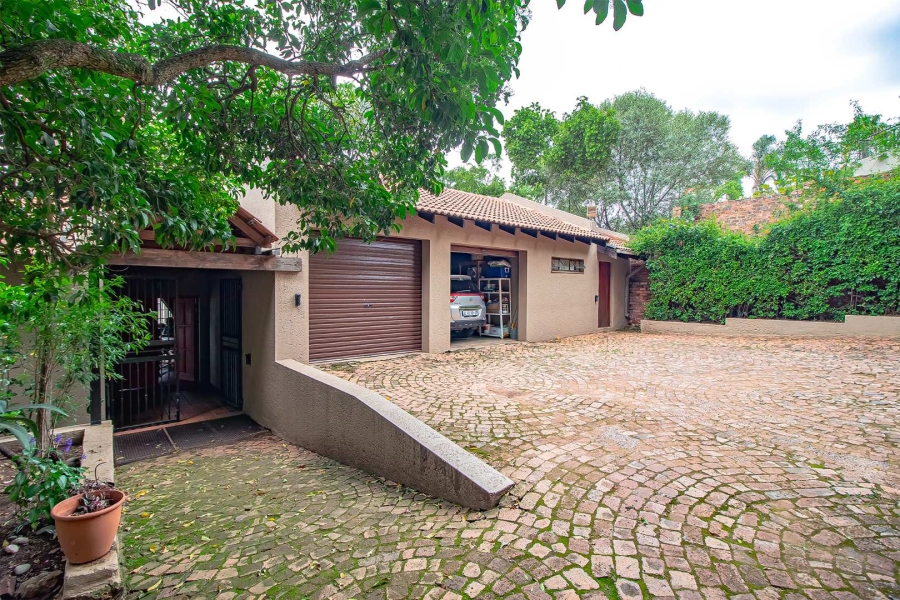 4 Bedroom Property for Sale in Waterkloof Ridge Gauteng