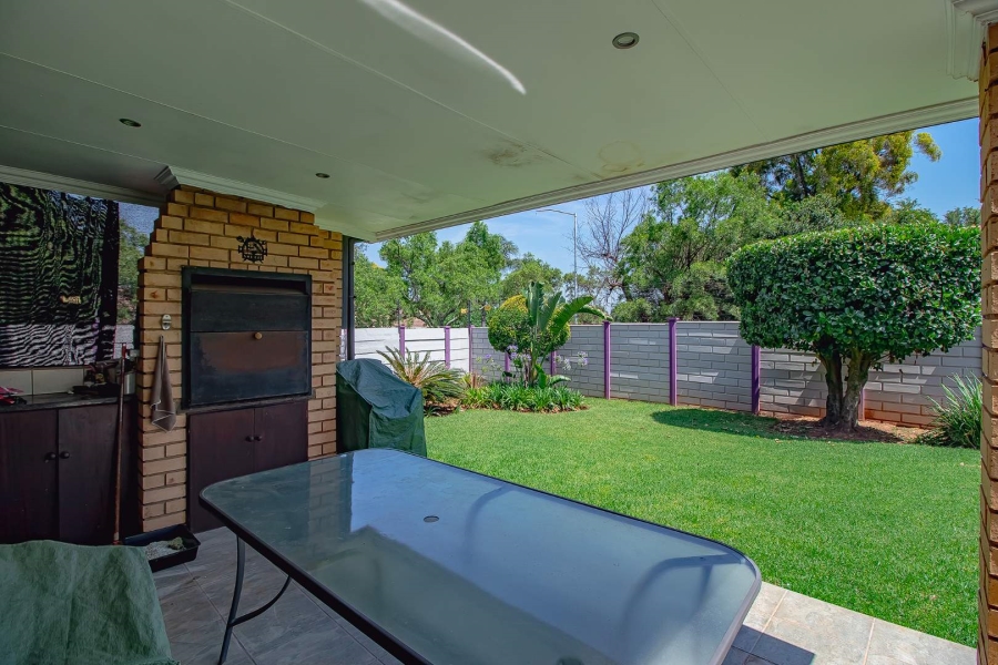 3 Bedroom Property for Sale in Garsfontein Ext 10 Gauteng