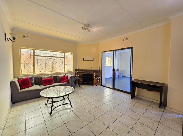 3 Bedroom Property for Sale in Roseacres Gauteng