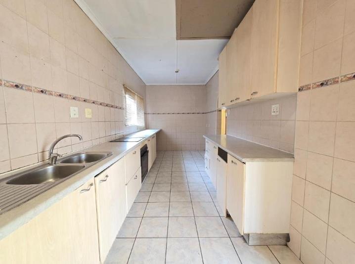 3 Bedroom Property for Sale in Roseacres Gauteng