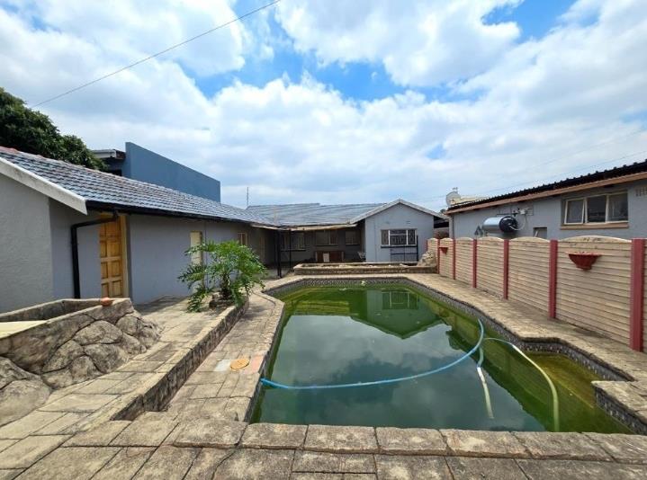 3 Bedroom Property for Sale in Roseacres Gauteng