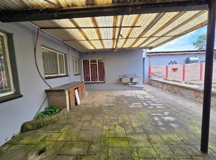 3 Bedroom Property for Sale in Roseacres Gauteng