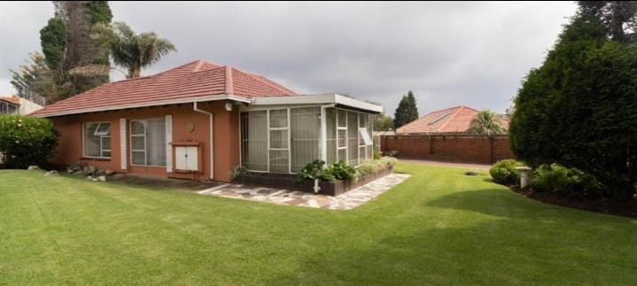 6 Bedroom Property for Sale in Rewlatch Gauteng