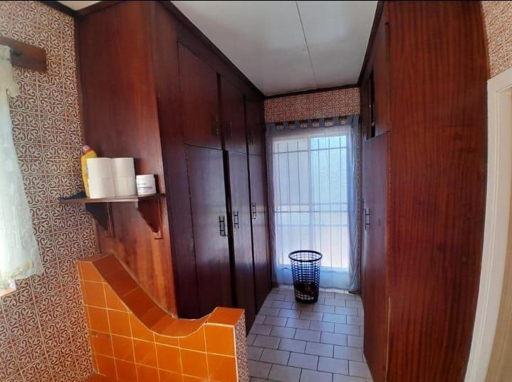 6 Bedroom Property for Sale in Rewlatch Gauteng