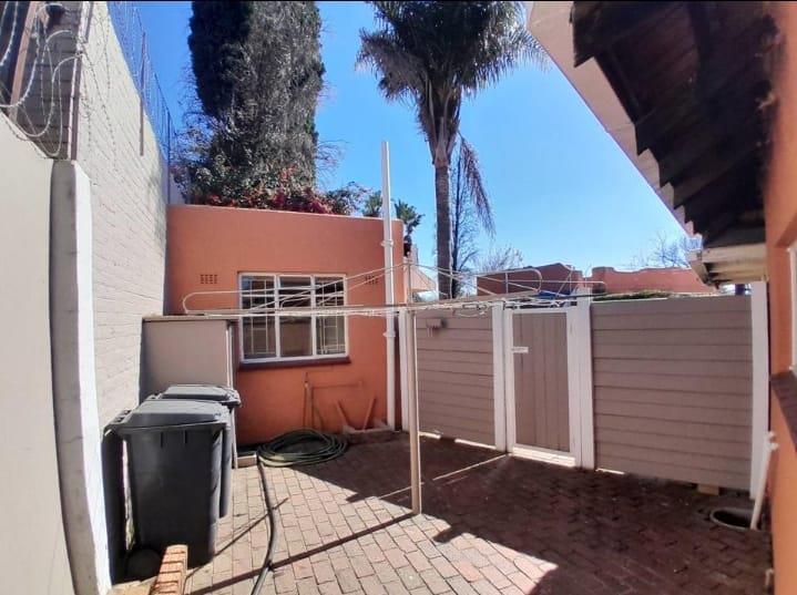 6 Bedroom Property for Sale in Rewlatch Gauteng