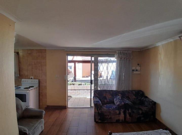 6 Bedroom Property for Sale in Rewlatch Gauteng